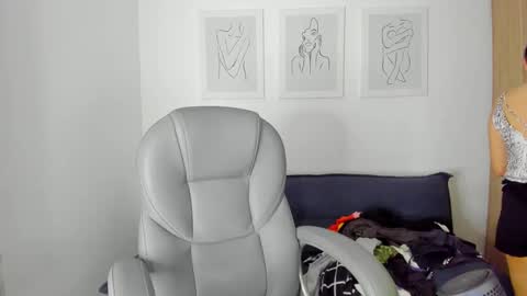 Snapshot of ary_cam230 chatting on 12-20-24, 10:54 Zahaara online show from 12-20-24, 10:54