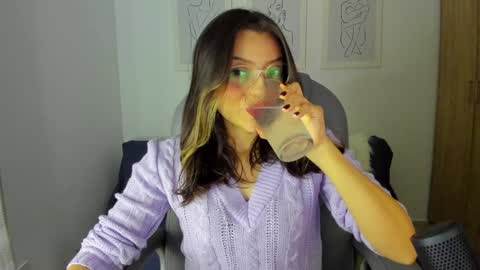 Snapshot of ary_cam230 chatting on 12-25-24, 09:54 Zahaara online show from 12-25-24, 09:54