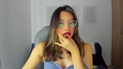 Snapshot of ary_cam230 chatting on 12-27-24, 09:43 Zahaara online show from 12-27-24, 09:43