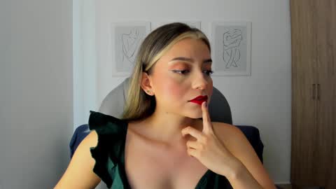 Snapshot of ary_cam230 chatting on 01-19-25, 08:09 Zahaara online show from 01-19-25, 08:09