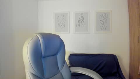 Snapshot of ary_cam230 chatting on 01-23-25, 01:19 Zahaara online show from 01-23-25, 01:19