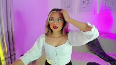 Snapshot of ary_cam230 chatting on 02-06-25, 09:28 Zahaara online show from 02-06-25, 09:28