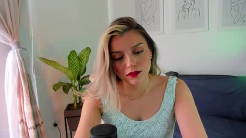 Snapshot of ary_cam230 chatting on 02-15-25, 09:26 Zahaara online show from 02-15-25, 09:26