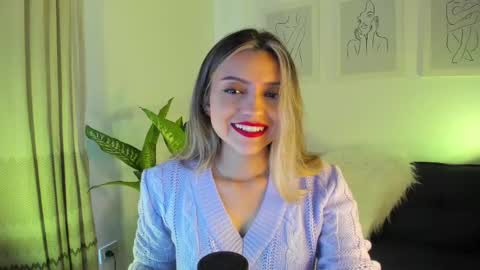 Snapshot of ary_cam230 chatting on 02-25-25, 08:30 Zahaara online show from 02-25-25, 08:30