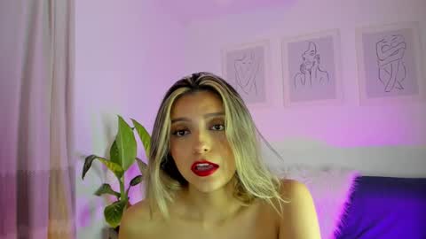 Snapshot of ary_cam230 chatting on 03-04-25, 12:18 Zahaara online show from 03-04-25, 12:18