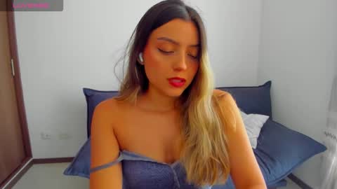 Snapshot of ary_cam230 chatting on 09-14-25, 08:41 Zahaara online show from 09-14-25, 08:41