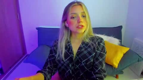 Snapshot of ary_cam230 chatting on 10-08-25, 09:01 Zahaara online show from 10-08-25, 09:01