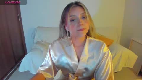 Snapshot of ary_cam230 chatting on 10-24-25, 09:00 Zahaara online show from 10-24-25, 09:00