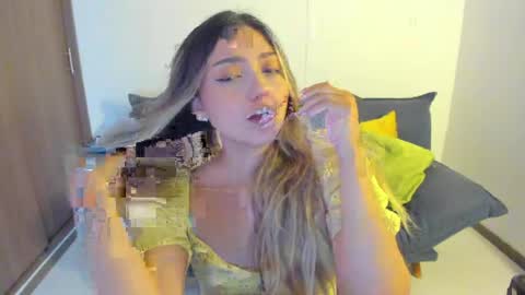 Snapshot of ary_cam230 chatting on 04-02-26, 10:40 Zahaara online show from 04-02-26, 10:40