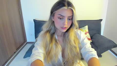 Snapshot of ary_cam230 chatting on 04-25-26, 07:55 Zahaara online show from 04-25-26, 07:55