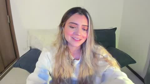Snapshot of ary_cam230 chatting on 06-19-26, 10:13 Zahaara online show from 06-19-26, 10:13