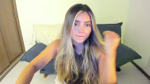Snapshot of ary_cam230 chatting on 06-20-26, 10:45 Zahaara online show from 06-20-26, 10:45