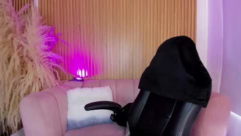Snapshot of ary_cooper_ chatting on 01-15-25, 01:09 Ary Cooper online show from 01-15-25, 01:09