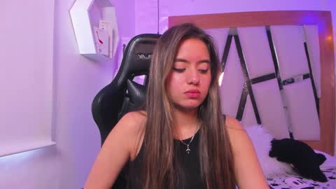 Ary Cooper online show from 10-28-25, 01:58