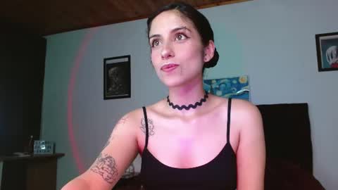 Snapshot of ary_pieerce chatting on 06-20-26, 01:30 Independent Model online show from 06-20-26, 01:30