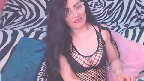 Snapshot of ary_z chatting on 10-09-25, 01:03 Ary online show from 10-09-25, 01:03