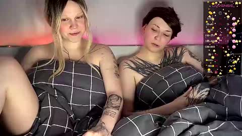 Arya brunett and Cassie blond online show from 03-05-25, 10:22