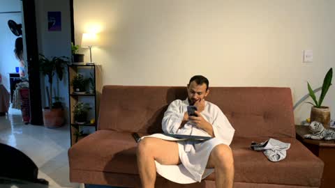 FELIPE  CAMILA ADAMS     online show from 01-28-25, 07:10