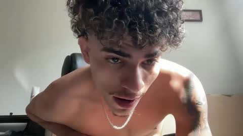 Snapshot of arzu_08 chatting on 01-10-26, 07:15 arzu_08 online show from 01-10-26, 07:15