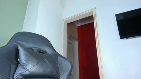 Asami online show from 12-19-25, 05:20