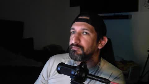 Snapshot of asanator101 chatting on 09-09-25, 02:55 devilPup75 online show from 09-09-25, 02:55