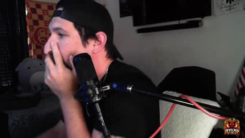 Snapshot of asanator101 chatting on 09-29-25, 03:06 devilPup75 online show from 09-29-25, 03:06