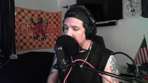 Snapshot of asanator101 chatting on 10-16-25, 01:56 devilPup75 online show from 10-16-25, 01:56