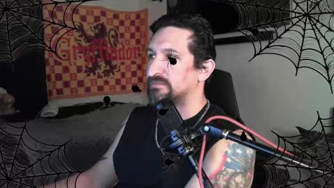 Snapshot of asanator101 chatting on 10-17-25, 02:48 devilPup75 online show from 10-17-25, 02:48