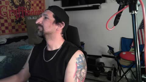 Snapshot of asanator101 chatting on 10-17-25, 02:52 devilPup75 online show from 10-17-25, 02:52