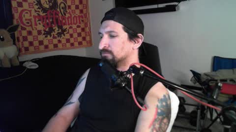 Snapshot of asanator101 chatting on 10-20-25, 02:39 devilPup75 online show from 10-20-25, 02:39