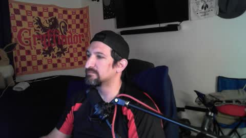 Snapshot of asanator101 chatting on 10-22-25, 04:24 devilPup75 online show from 10-22-25, 04:24