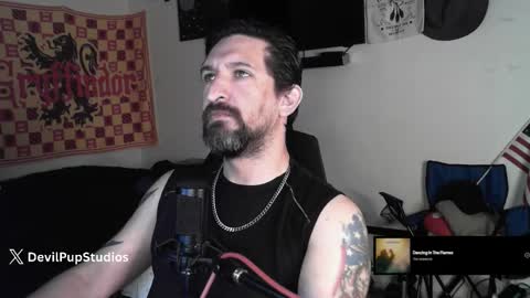 Snapshot of asanator101 chatting on 11-04-25, 06:40 devilPup75 online show from 11-04-25, 06:40