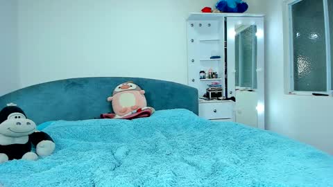  Aschly  online show from 02-25-25, 05:19