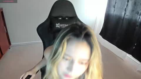 ash_smith1 online show from 10-15-25, 09:37