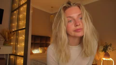 Snapshot of ashbunny_ chatting on 04-09-26, 06:02 your pretty Ashley online show from 04-09-26, 06:02