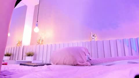 I am Ashley online show from 12-19-25, 07:32