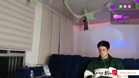 Snapshot of ashely_ryan24 chatting on 10-09-25, 11:36 Ashley And Ryan online show from 10-09-25, 11:36