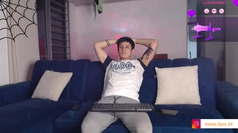 Snapshot of ashely_ryan24 chatting on 10-18-25, 12:24 Ashley And Ryan online show from 10-18-25, 12:24