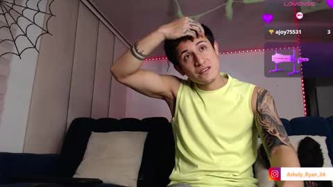 Snapshot of ashely_ryan24 chatting on 10-18-25, 11:05 Ashley And Ryan online show from 10-18-25, 11:05