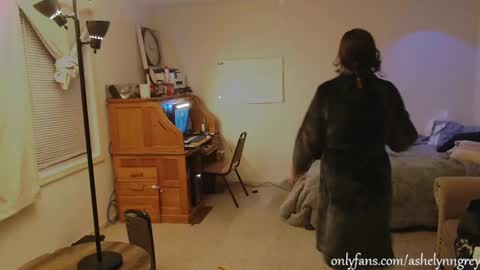 Snapshot of ashelynngrey1986 chatting on 02-15-25, 08:54 Ashelynn Grey online show from 02-15-25, 08:54