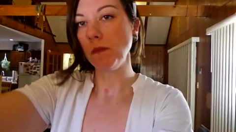 Snapshot of ashelynngrey1986 chatting on 02-23-25, 05:01 Ashelynn Grey online show from 02-23-25, 05:01