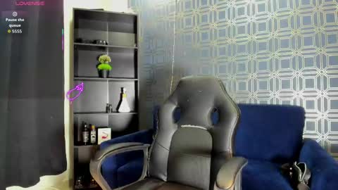 Snapshot of asher_lux chatting on 05-16-26, 07:45 Asher online show from 05-16-26, 07:45