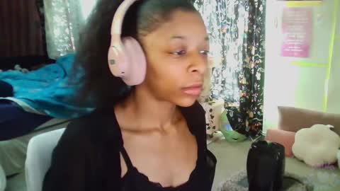 Ashle online show from 01-25-25, 05:19