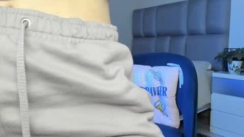 Snapshot of ashley_120 chatting on 01-09-25, 12:46 Carolina online show from 01-09-25, 12:46