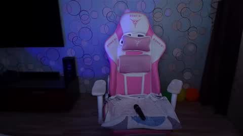 Snapshot of ashley__cooper__ chatting on 04-01-26, 05:41 Yasmina online show from 04-01-26, 05:41