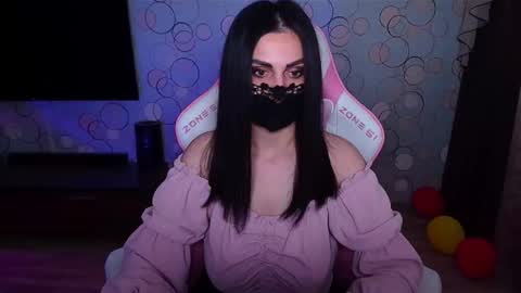 Snapshot of ashley__cooper__ chatting on 04-13-26, 05:13 Yasmina online show from 04-13-26, 05:13