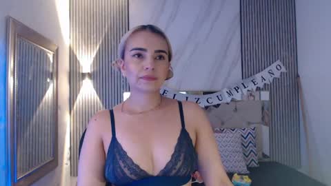 ashley__tylor online show from 04-28-26, 08:25