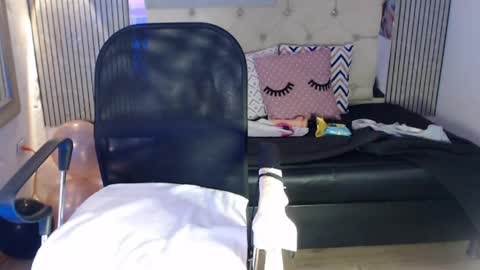 ashley__tylor online show from 04-29-26, 08:15