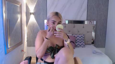 ashley__tylor online show from 06-11-26, 04:38