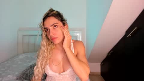 Snapshot of ashley_blair chatting on 12-24-24, 12:00 ashley_blair online show from 12-24-24, 12:00